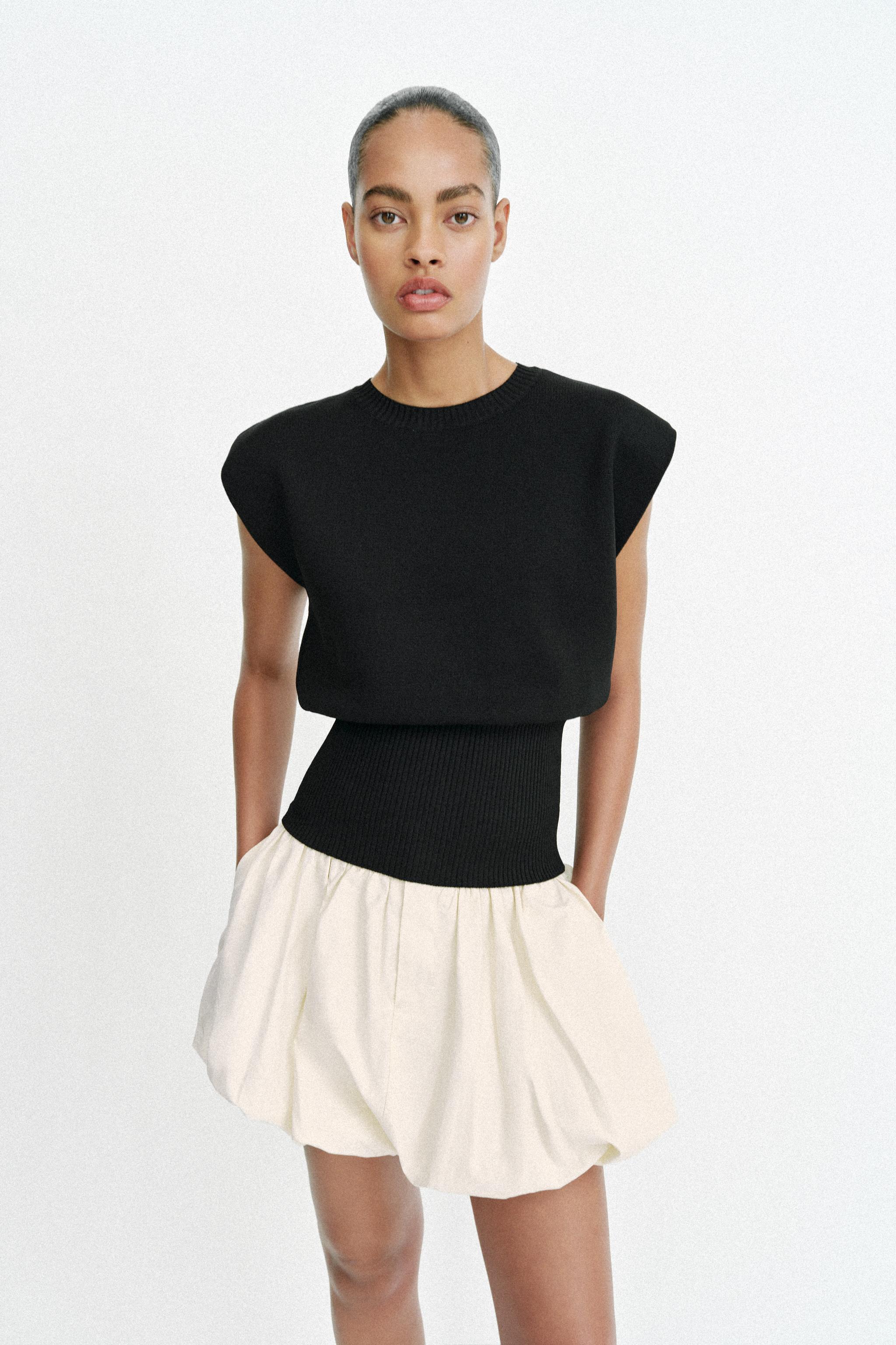 SHOULDER PAD KNIT TOP